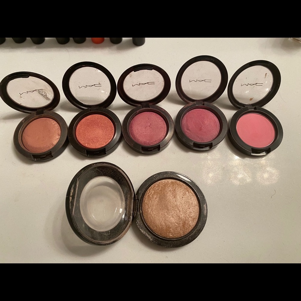 5 MAC blushes w/ soft and gentle MSF